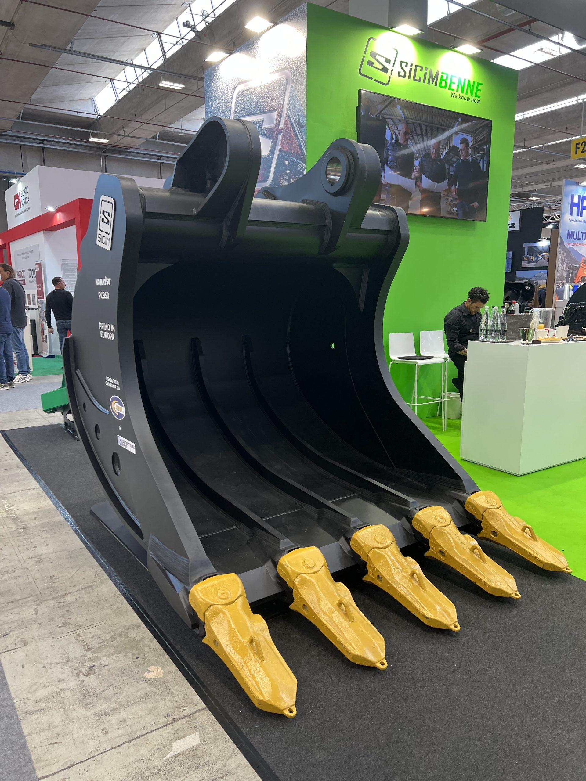 14 BENNA ROCCIA PER ESCAVATORE 95 TON